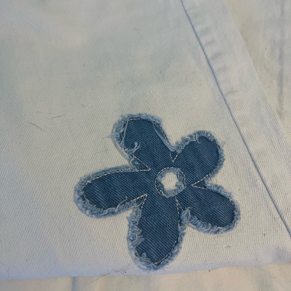 Pacsun flower jeans🐳 - Picture 4 of 8